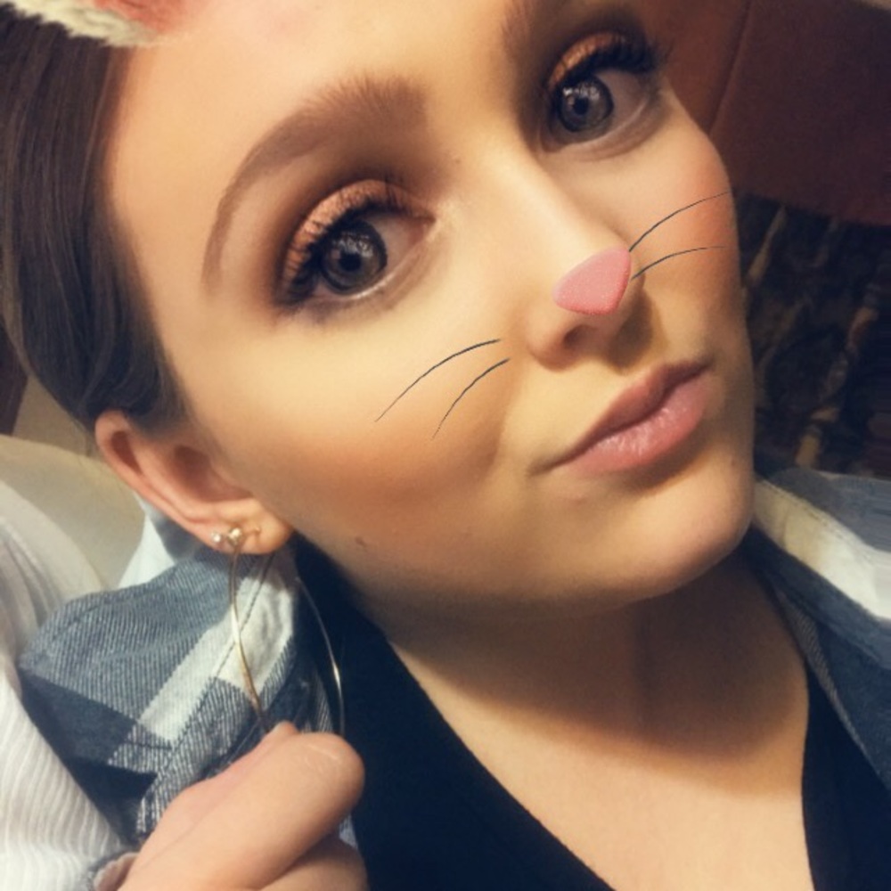 Meet your Posher, Stephanie